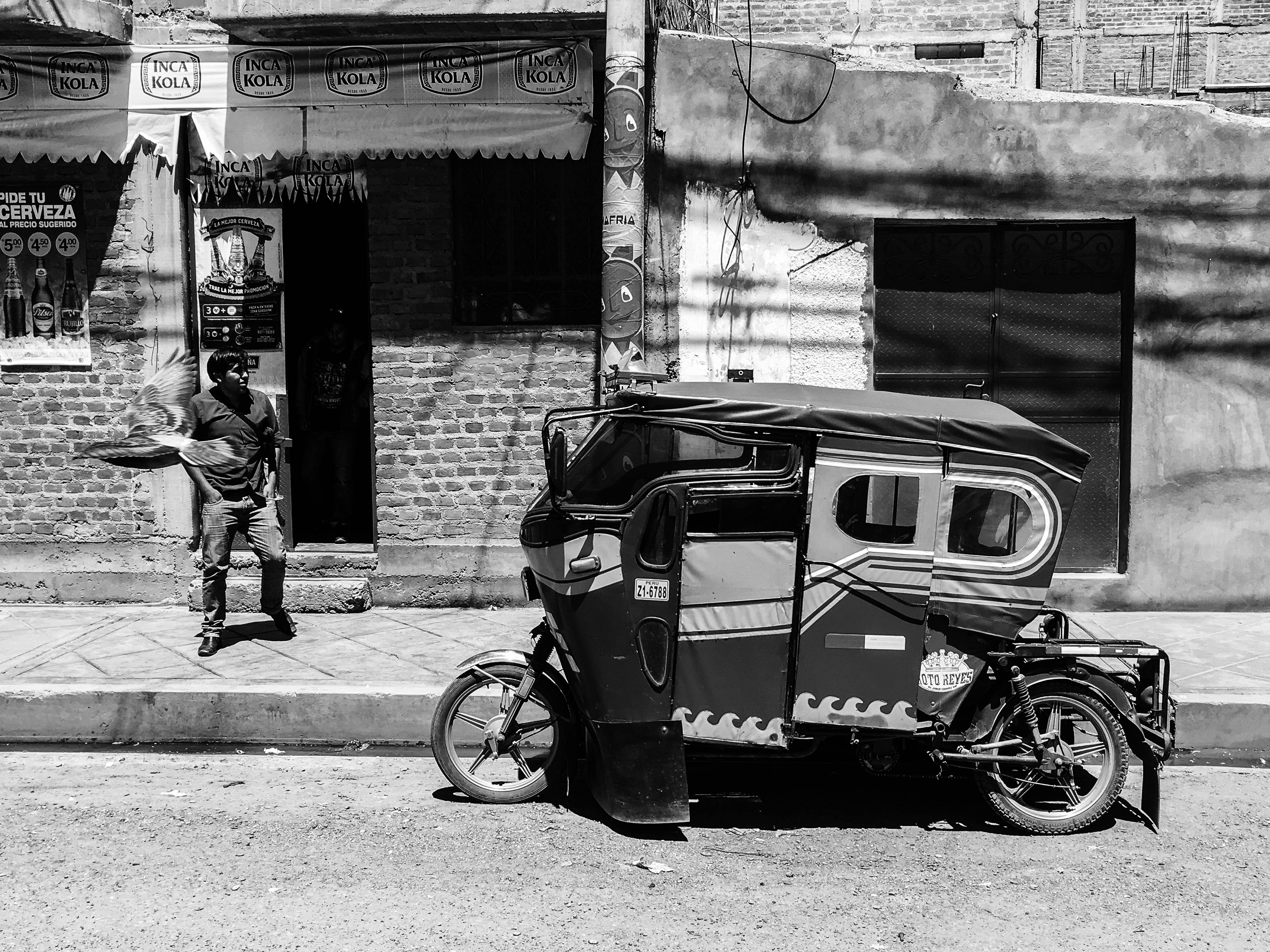 STREET PHOTOGRAPHY IN PERU B/W